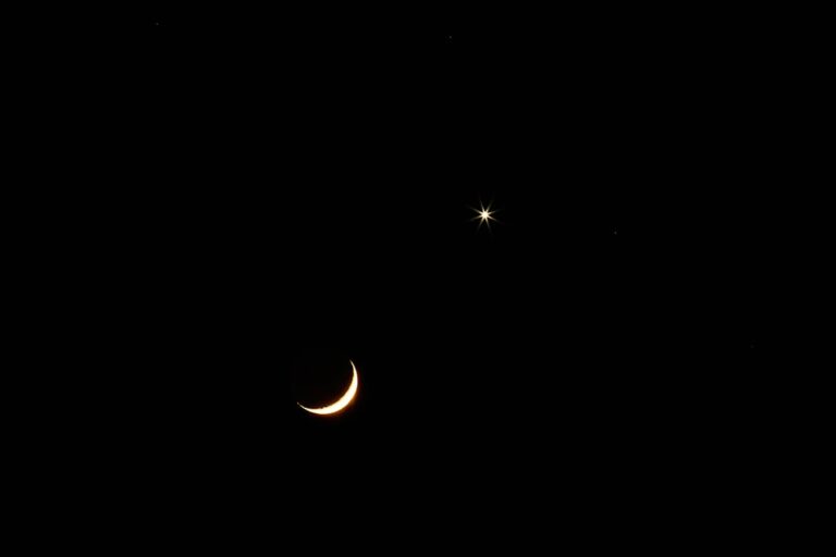 Photo Venus and Moon
