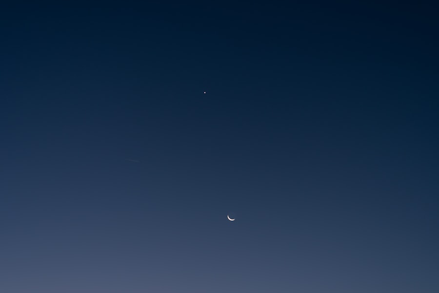 Photo Venus and Moon
